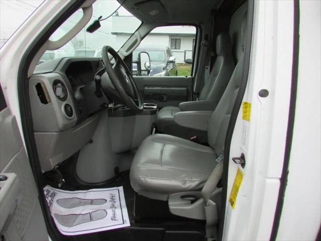 2012 Ford E-450 Cutaway E-450