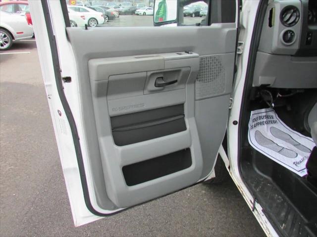 2012 Ford E-450 Cutaway E-450