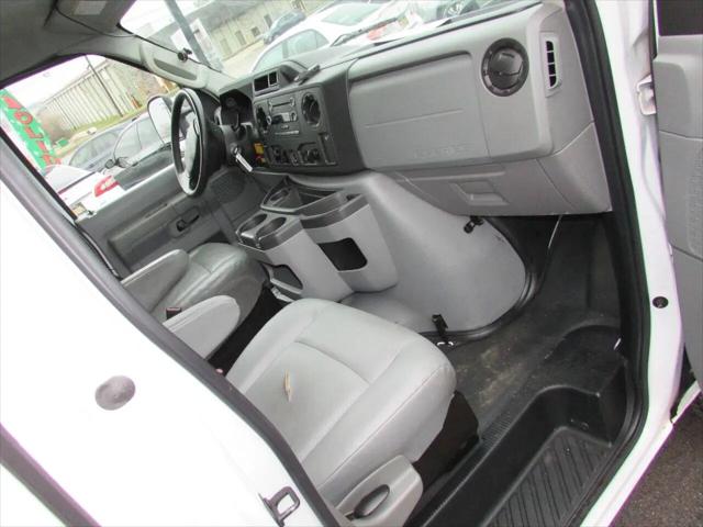 2012 Ford E-450 Cutaway E-450
