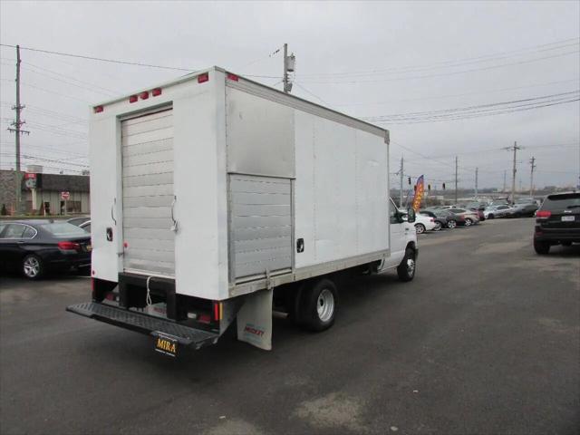2012 Ford E-450 Cutaway E-450