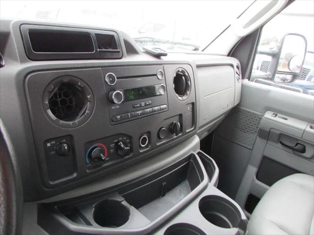 2012 Ford E-450 Cutaway E-450