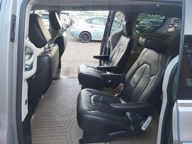 2017 Chrysler Pacifica Touring-L