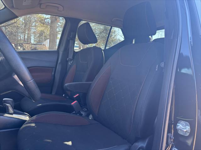 2019 Nissan Kicks SR