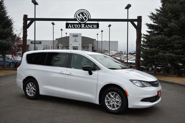 2025 Chrysler Voyager VOYAGER LX