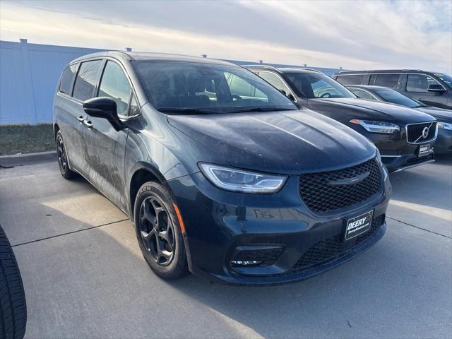 2023 Chrysler Pacifica Hybrid Limited