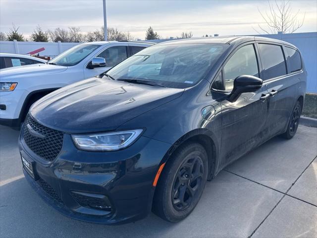 2023 Chrysler Pacifica Hybrid Limited