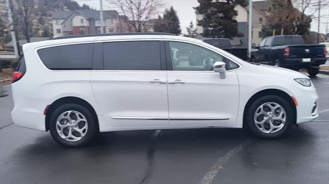 2022 Chrysler Pacifica Limited AWD