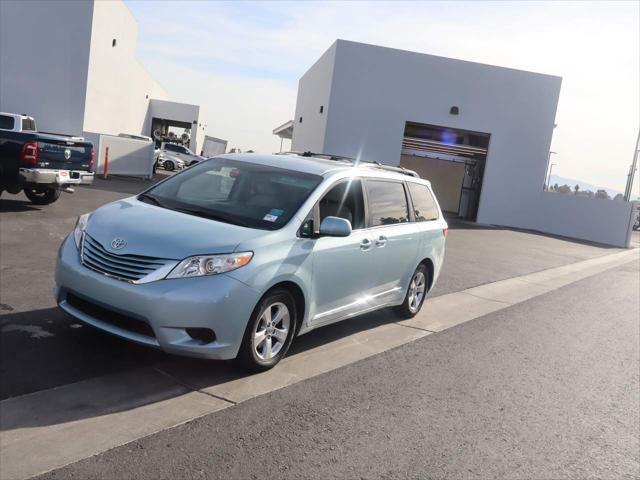 2017 Toyota Sienna LE 8 Passenger