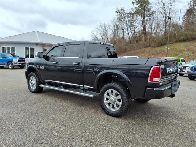 2017 RAM 3500 Limited Crew Cab 4x4 64 Box 2017 RAM 3500 Limited Crew Cab 4x4 64 Box