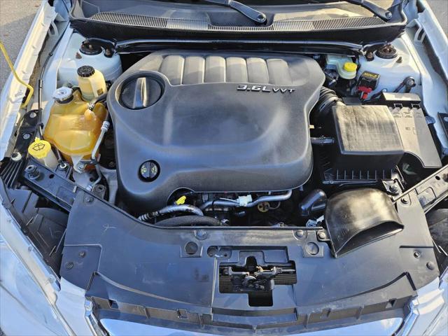 2012 Chrysler 200 Limited