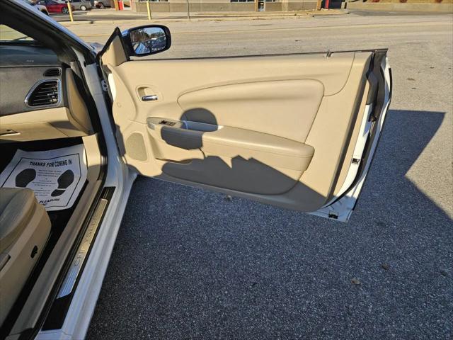 2012 Chrysler 200 Limited