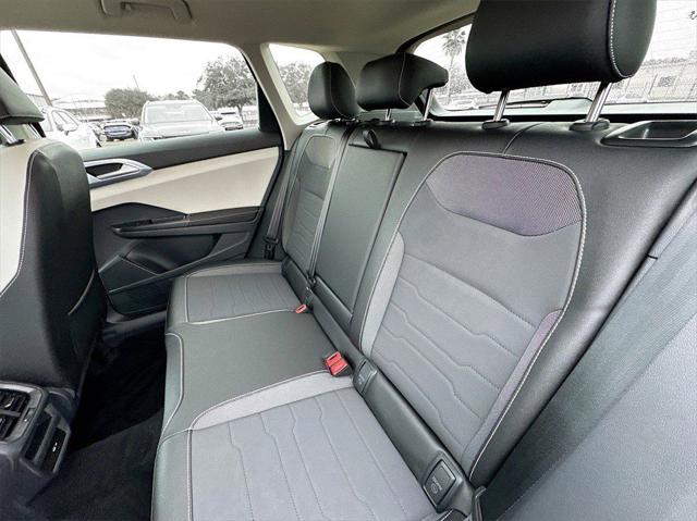 2025 Volkswagen Taos 1.5T SE