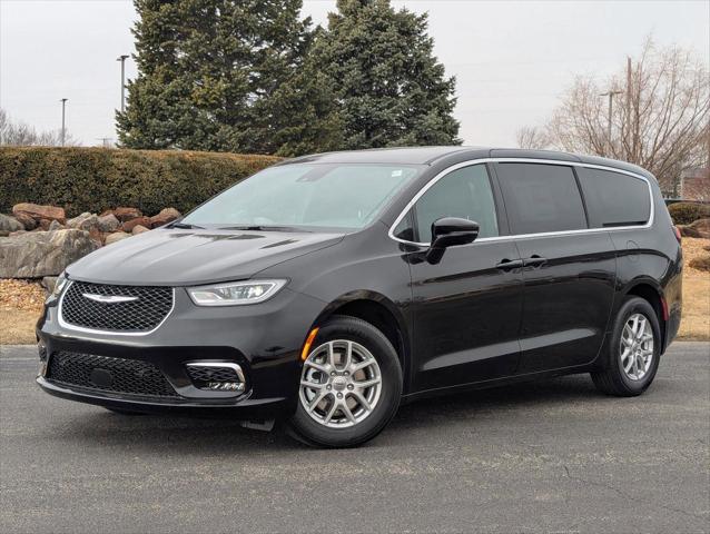 2025 Chrysler Pacifica PACIFICA SELECT