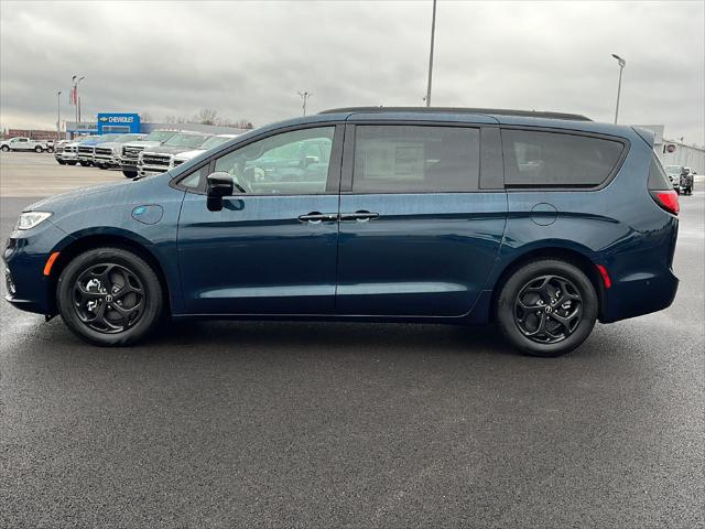 2025 Chrysler Pacifica Hybrid PACIFICA PLUG-IN HYBRID S APPEARANCE
