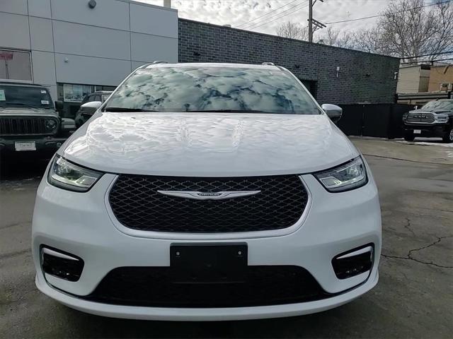 2025 Chrysler Pacifica Hybrid PACIFICA PLUG-IN HYBRID PINNACLE