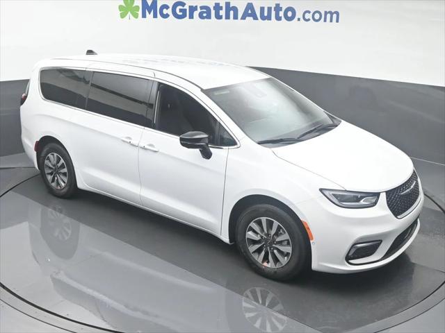 2025 Chrysler Pacifica Hybrid PACIFICA PLUG-IN HYBRID SELECT