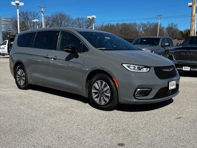 2025 Chrysler Pacifica Hybrid PACIFICA PLUG-IN HYBRID SELECT