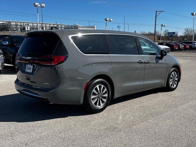 2025 Chrysler Pacifica Hybrid PACIFICA PLUG-IN HYBRID SELECT
