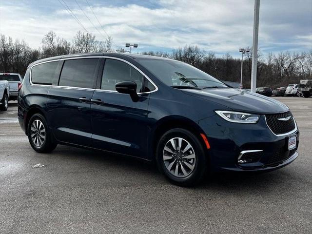 2025 Chrysler Pacifica Hybrid PACIFICA PLUG-IN HYBRID SELECT
