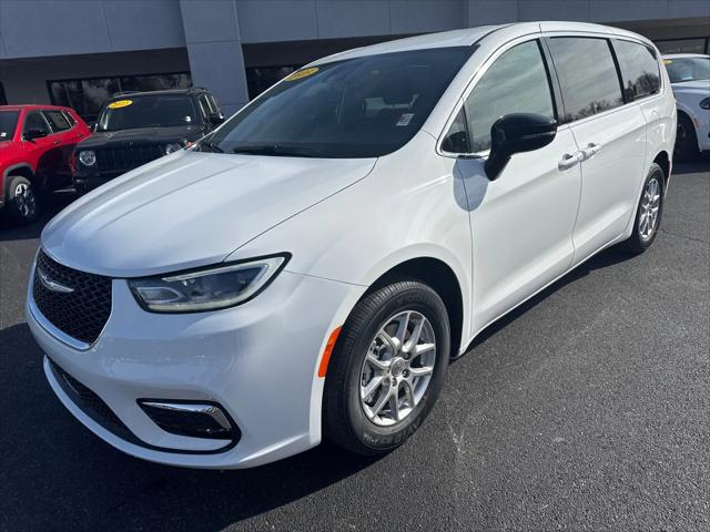 2025 Chrysler Pacifica PACIFICA SELECT