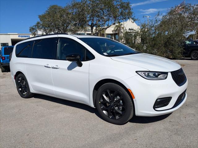 2025 Chrysler Pacifica PACIFICA LIMITED