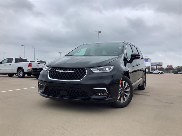 2025 Chrysler Pacifica Hybrid PACIFICA PLUG-IN HYBRID SELECT
