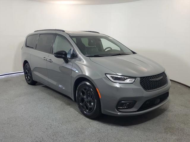 2025 Chrysler Pacifica Hybrid PACIFICA PLUG-IN HYBRID S APPEARANCE