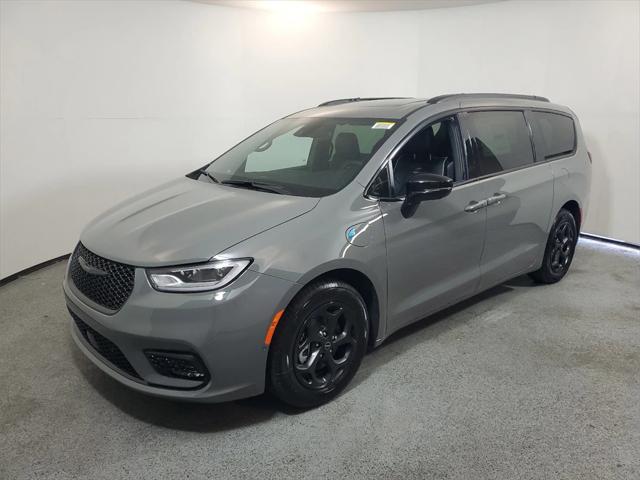 2025 Chrysler Pacifica Hybrid PACIFICA PLUG-IN HYBRID S APPEARANCE