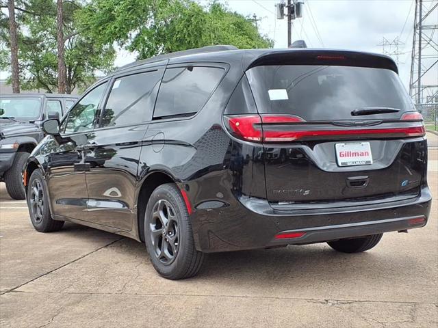 2025 Chrysler Pacifica Hybrid PACIFICA PLUG-IN HYBRID S APPEARANCE