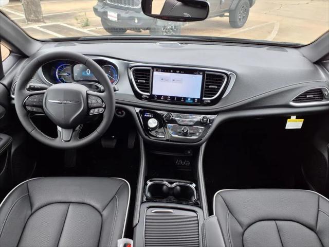 2025 Chrysler Pacifica Hybrid PACIFICA PLUG-IN HYBRID S APPEARANCE