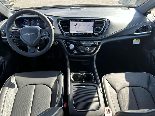 2025 Chrysler Pacifica Hybrid PACIFICA PLUG-IN HYBRID S APPEARANCE