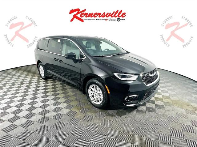 2025 Chrysler Pacifica PACIFICA SELECT