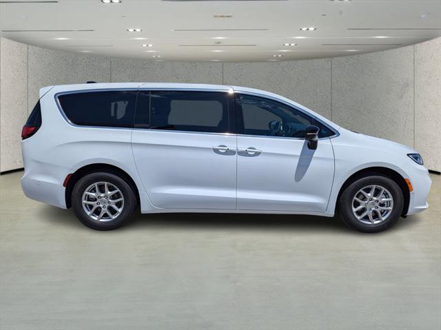 2025 Chrysler Pacifica PACIFICA SELECT