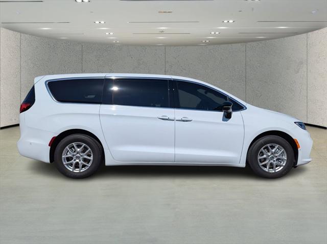 2025 Chrysler Pacifica PACIFICA SELECT