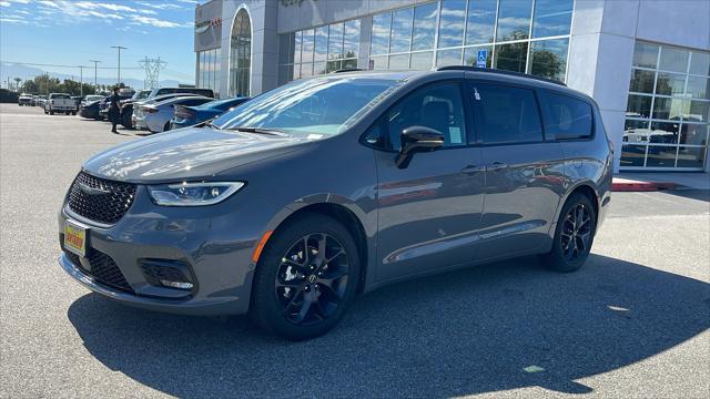 2025 Chrysler Pacifica PACIFICA LIMITED
