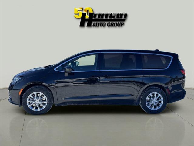 2025 Chrysler Pacifica PACIFICA SELECT AWD