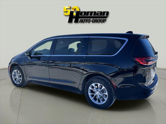 2025 Chrysler Pacifica PACIFICA SELECT AWD
