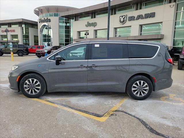 2025 Chrysler Pacifica Hybrid PACIFICA PLUG-IN HYBRID SELECT
