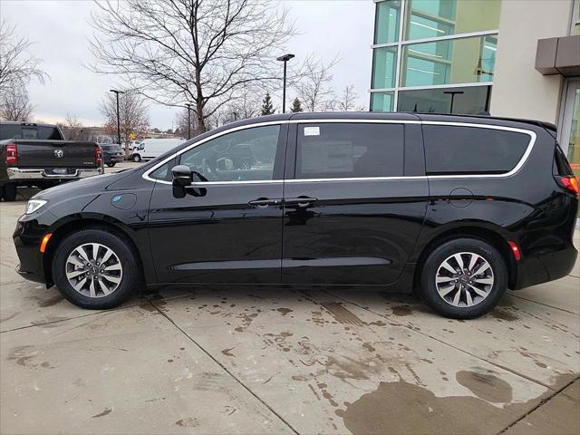 2025 Chrysler Pacifica Hybrid PACIFICA PLUG-IN HYBRID SELECT