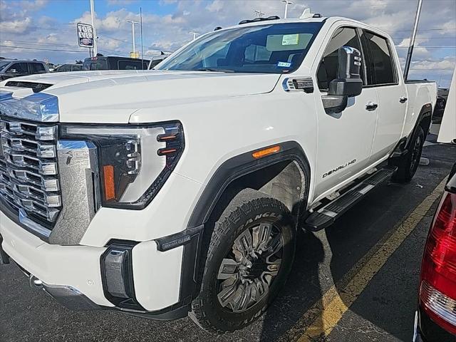 2024 GMC Sierra 2500HD 4WD Crew Cab Standard Bed Denali