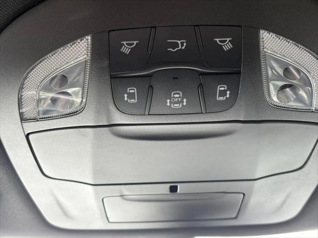 2025 Chrysler Voyager LX