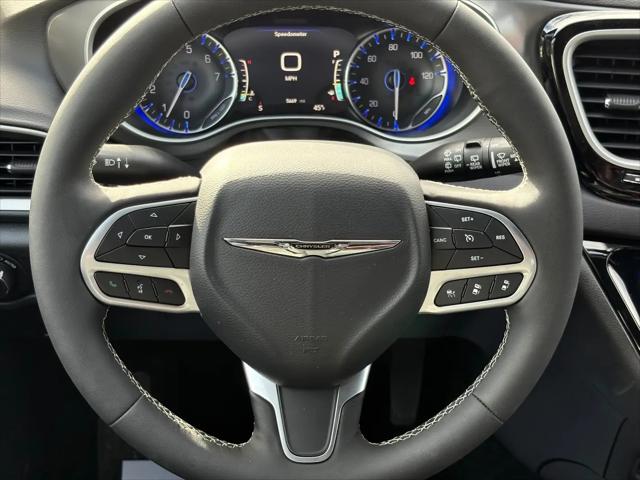 2025 Chrysler Voyager LX