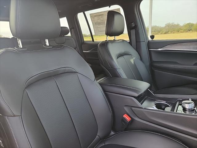 2025 Jeep Grand Cherokee Anniversary Edition