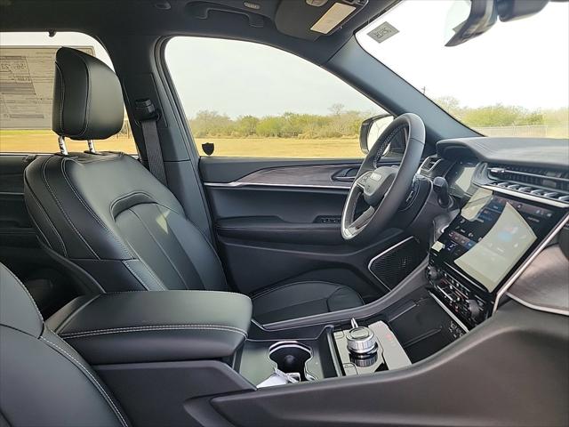 2025 Jeep Grand Cherokee Anniversary Edition