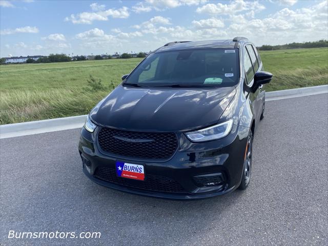 2025 Chrysler Pacifica Hybrid PACIFICA PLUG-IN HYBRID S APPEARANCE