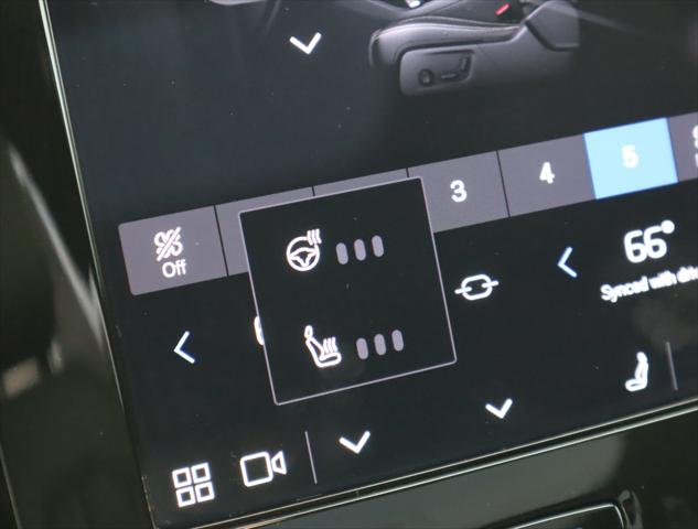2024 Volvo XC40 B5 Ultimate Bright Theme