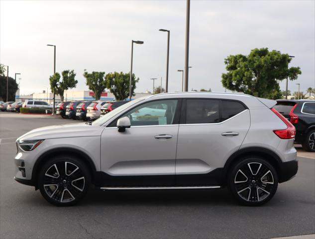 2024 Volvo XC40 B5 Ultimate Bright Theme