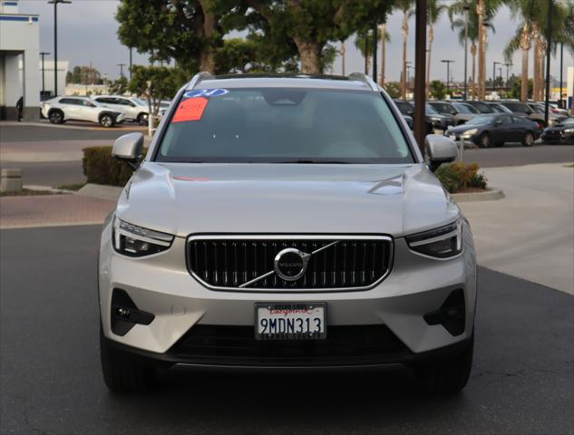 2024 Volvo XC40 B5 Ultimate Bright Theme