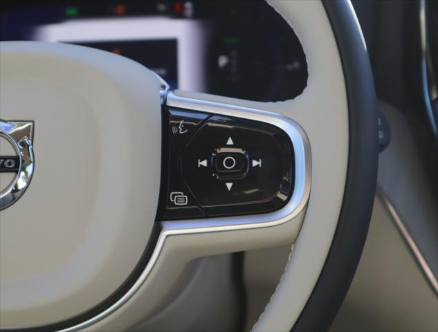 2025 Volvo XC60 Plug-In Hybrid T8 Plus