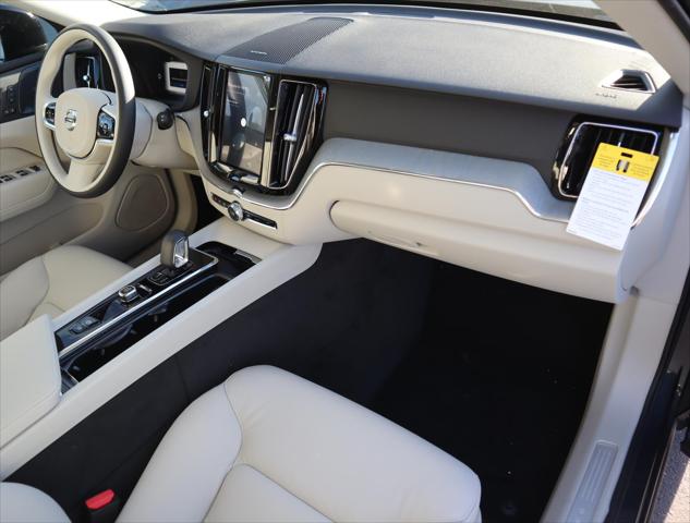 2025 Volvo XC60 Plug-In Hybrid T8 Plus